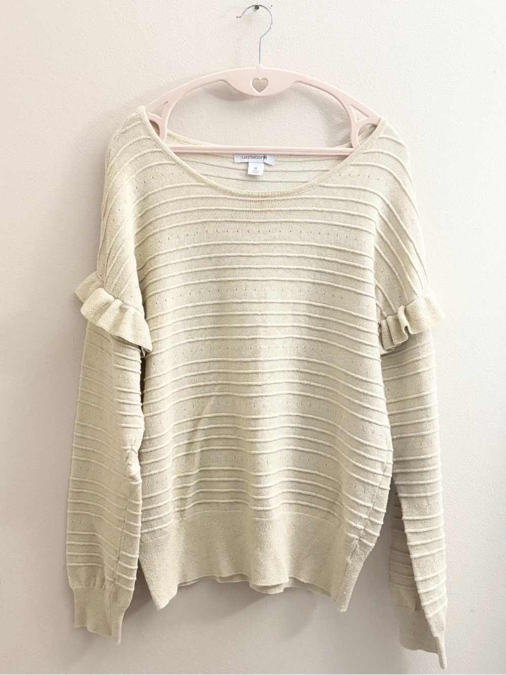 5/$15 🩷 MUST BUNDLE Liz Claiborne Cream Gold Ruffle-Sleeve Crew Sweater